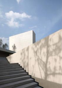 China Beige Matt Half Polished Outdoor Curtain Wall Tile 600x1200mm For Garden And Hotel factory