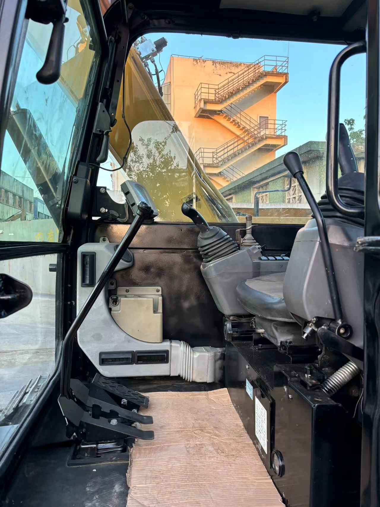 CAT 306E Excavator 305 307 308 in Japan with 7000 KG Machine Weight H-Q 6 Ton