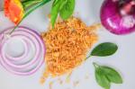 Yellowish 30*30mm Delicious Crispy Fried Onion