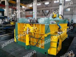 China Integrated Scrap Baler Machine / Hydraulic Metal Baler Push Out Type factory