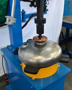 China Automatic Vertical Pressure Seam Welder Machine AC220V 50Hz / 60Hz Welding Manipulator factory