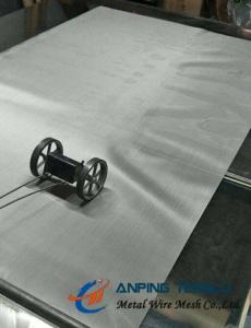 China Bright Silver Surface Hardware Cloth, SS300 Series, Plain/Twill Weave factory