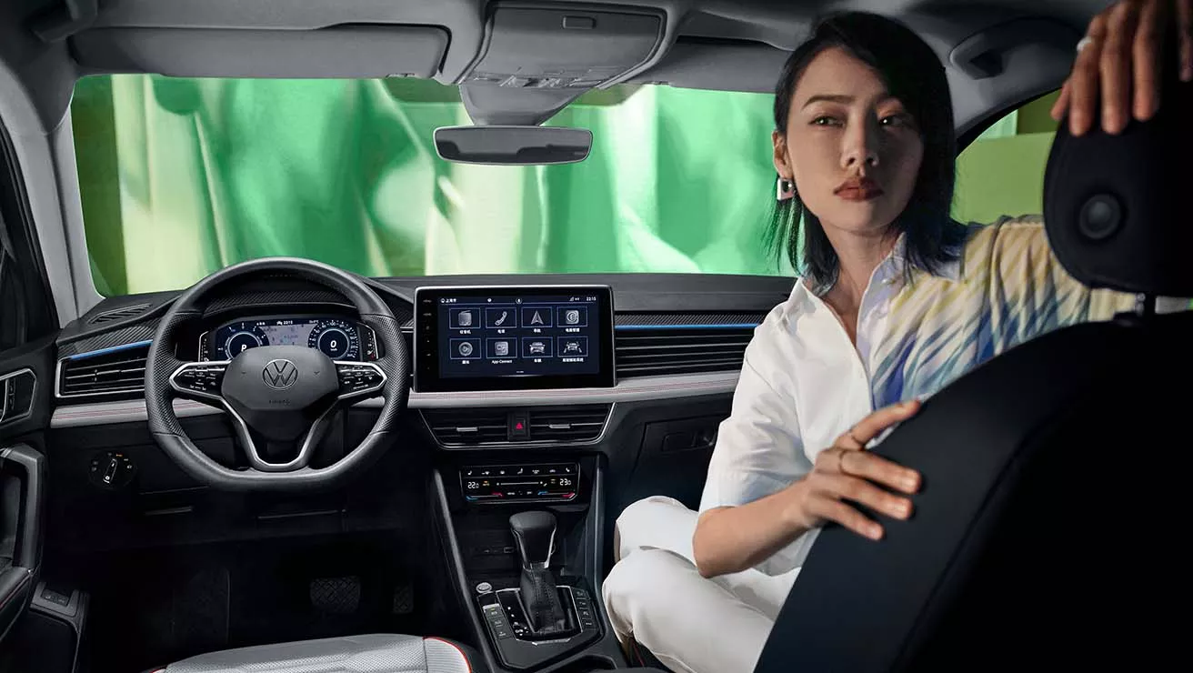 Sale 2024 VW Tiguan L PHEV 0km Used Electric Car with 4733mm Total Length Buy Sample at Paric