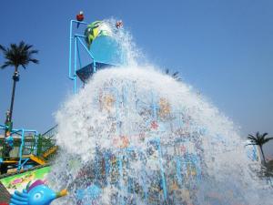 China Outdoor Water Games Playground Water Park , Big Water House For 100 Riders OEM factory