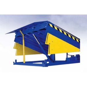 Truck Loading Dock Leveler Ramp With Safety Automatic Adjustable Electric 15T