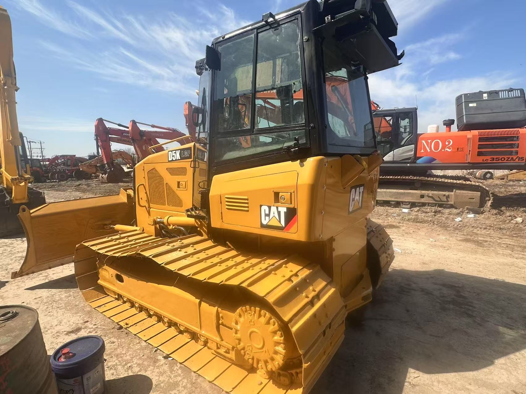 WIDELY TRACK SHOES USED CATERPILLAR D5K LGP CRAWLER BULLDOZER IN GOOD CONDITION