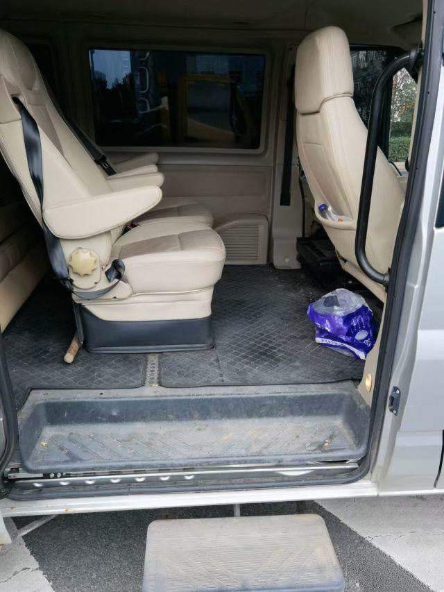 China Brand Commercial Passenger Van 7-Seater Lhd New Energy Vehicle Electric Used Mini Bus Diesel Engine