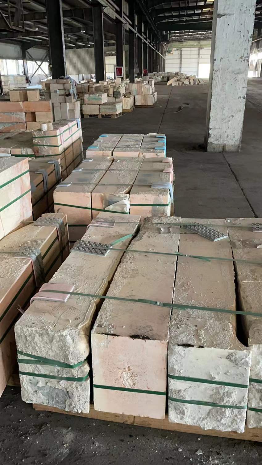 Standard SiO2 Content Secondhand AZS Brick for Fused Cast Refractory in Glass Kilns