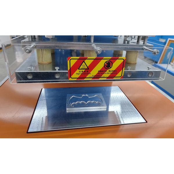 Embellishment Rubber Embossing Machine For Clothing Adjustable