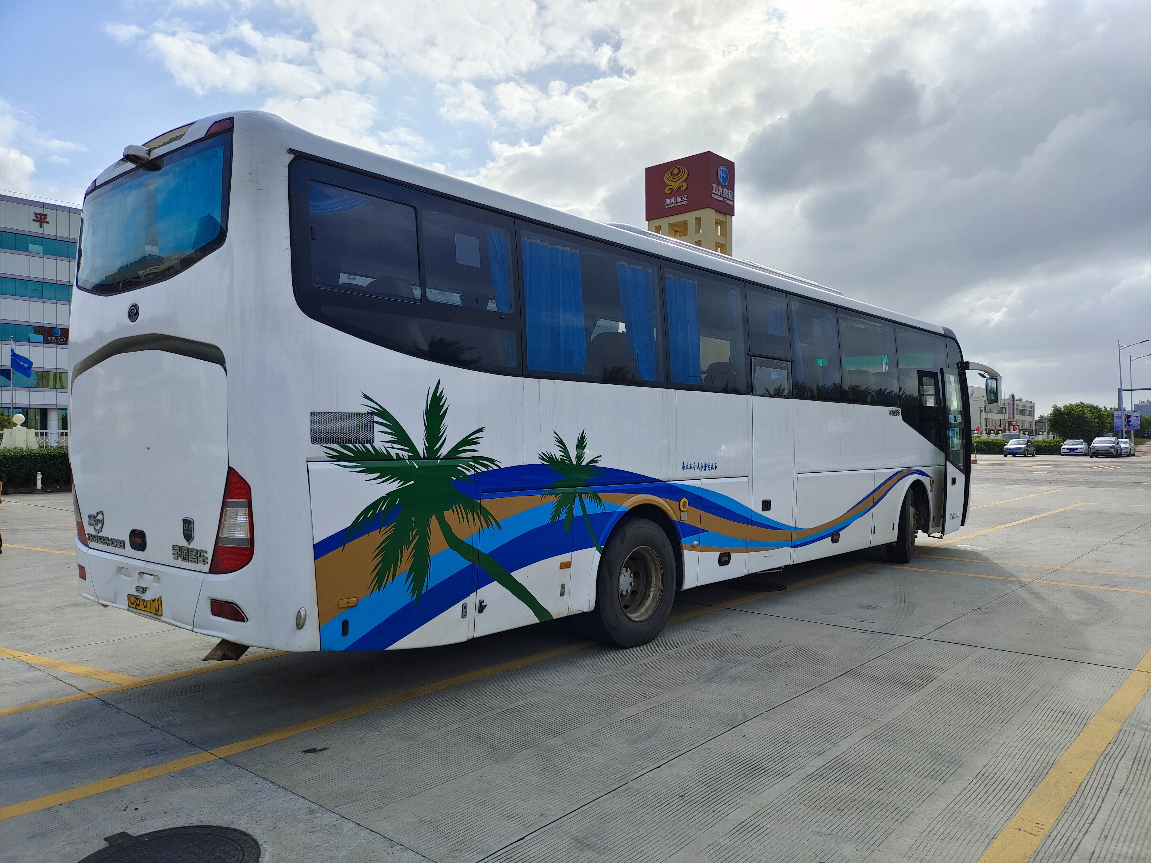 55 Seats 2nd Hand Buses Yutong Brand Transport Bus For Africa Diesel Rear Engine Coaches