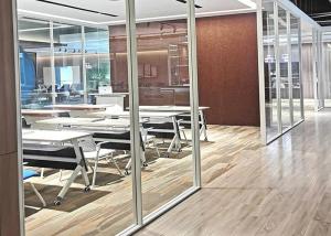 China Single Layer Glass For Office Glass Wall Partition Reusable Pre-assemble In Factory Fashionable Style factory
