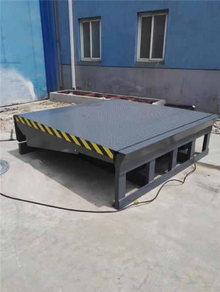 Safety Electric Hydraulic Warehouse Dock Levelers 10 Ton 2 Piece Bumper Block