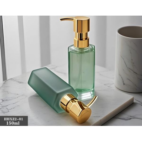 China Customized Plastic Bottles 150ml PET Bottle factory