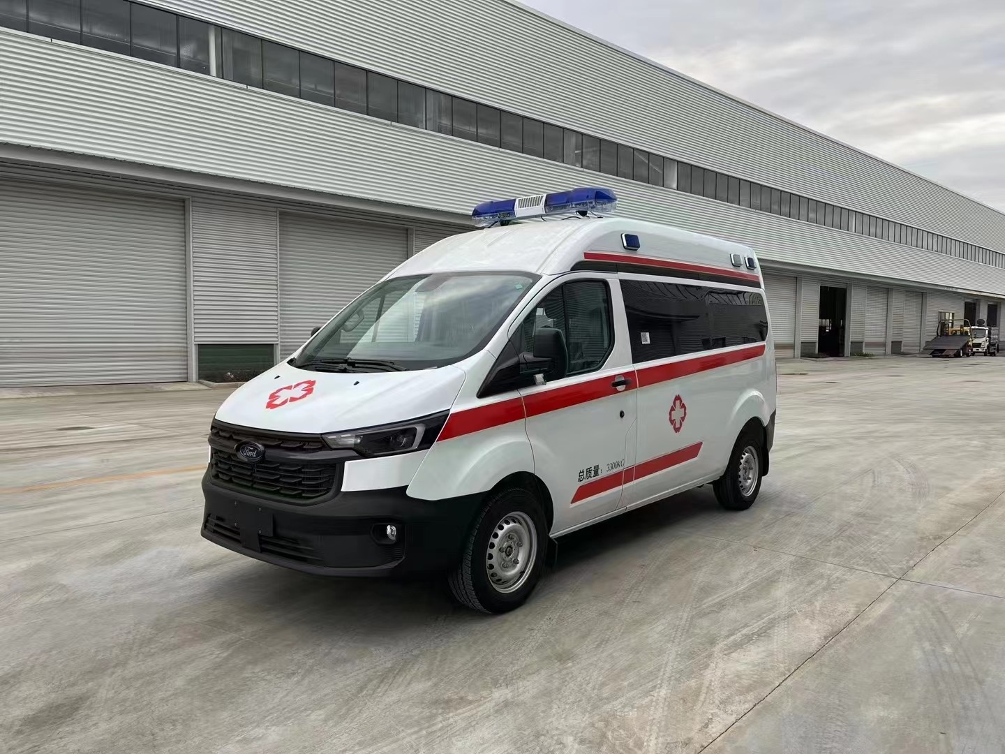 85kw Engine Power Emergency Ambulance Car With Rear Drum Brake System