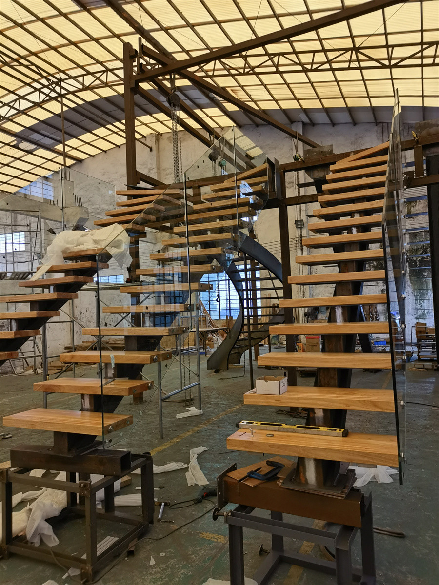 Flat Curved Tempered Stair Railing Glass Stainless Steel Glass Tread
