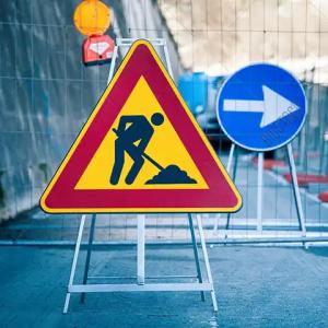 China Aluminum Reflective Custom Warning Road Board Safety Signage Traffic Sign factory