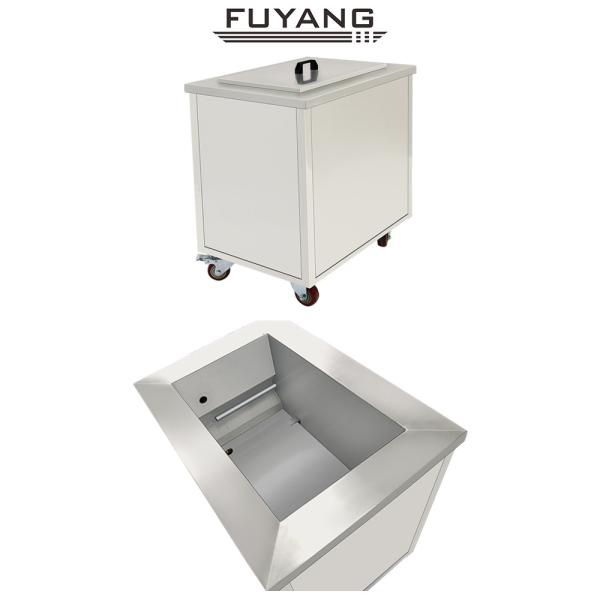 Casters 560L 40KHz Industrial Ultrasonic Cleaning Equipment Stainless Steel