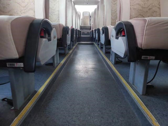 Youtong Bus Luxury Coach ZK6876 Bus Coach Tourist 39 Seats Luxury Bus