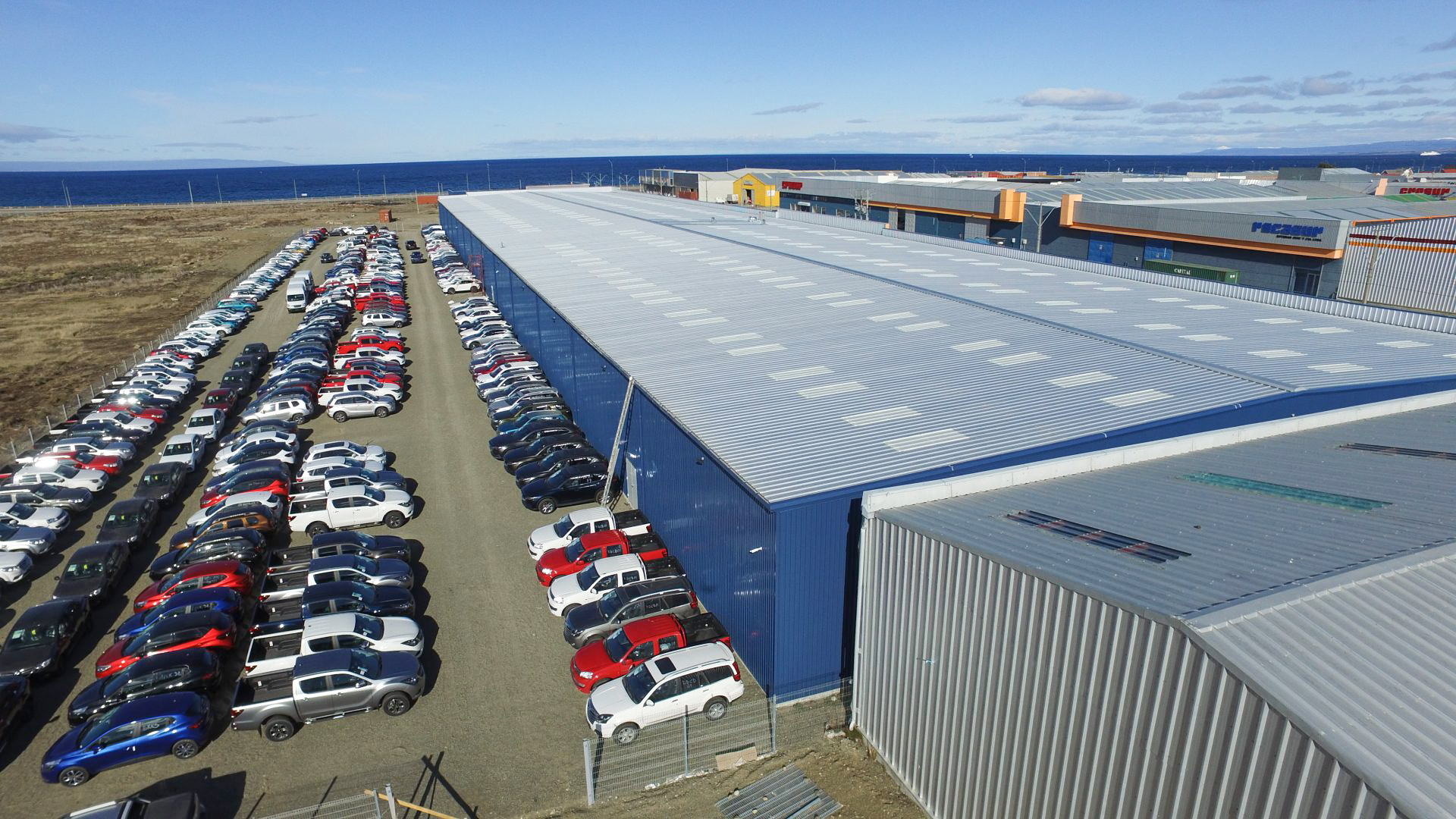 Q235/Q345B Grade Prefabricated Metal Design Self Storage Shed For Warehouse Engineering