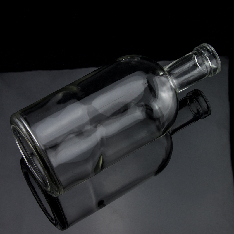 Base Material Glass Liquor Bottle 500ml 700ml 750ml with Cork Seal and Round Shape