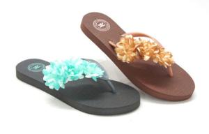 China Latest Rubber Flower Women Flip Flop Lady Beach Slide Slipper factory