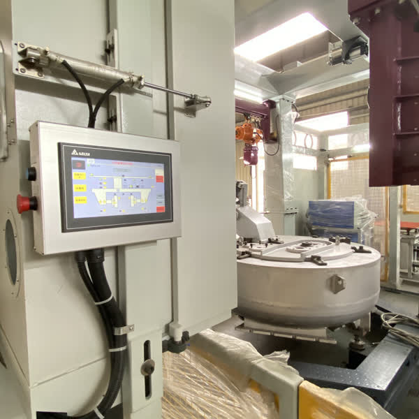Low Pressure Die Casting Machine Used in Brass Casting,such as sanitary wares.