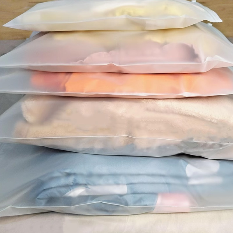 Eco Friendly Printing Plastic Zip Lock Packaging Bags for Clothes 0.08mm Custom Dusty