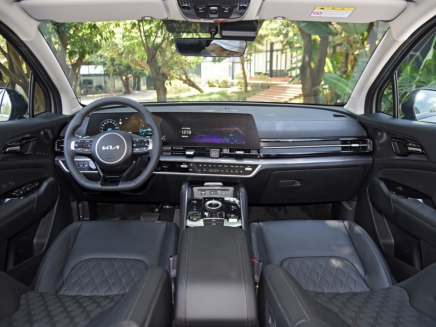 Kia Car Lion Platinum Expands Its Boundaries Bold Modern Suv Used