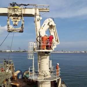 China 22m Electrical Hydraulic Ccs Small Knuckle Boom Crane Offshore on sale