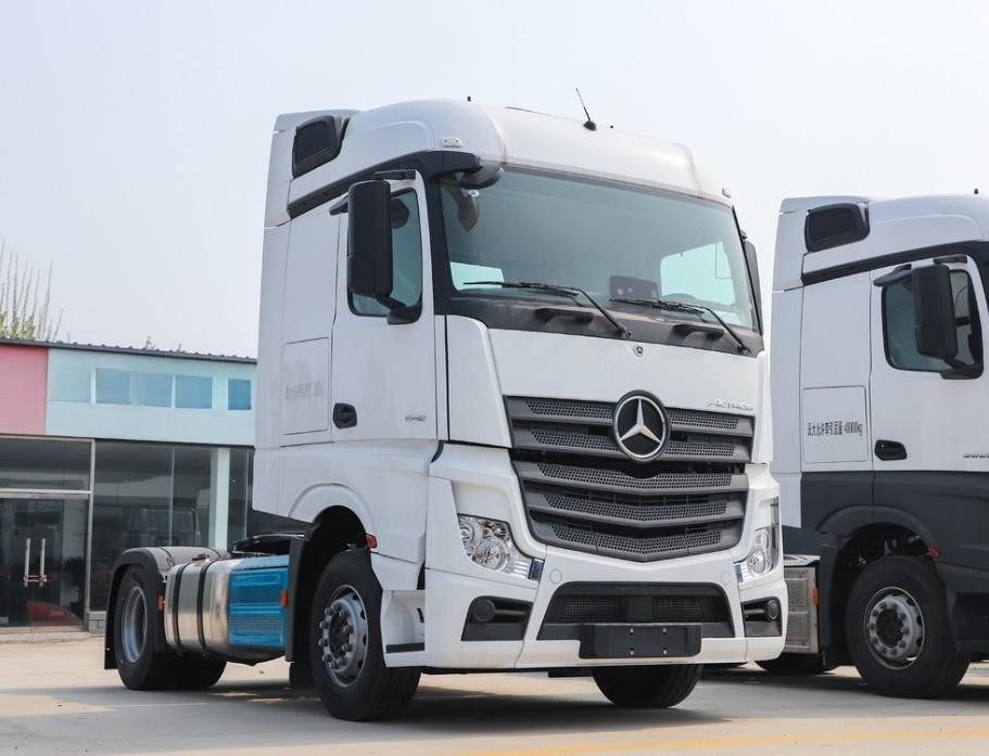 Mercedes Actros Mercedes Heavy Truck 4X2 Tractor driving safety