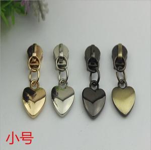 China High grade small style bag metal accessories light gold heart shape zipper puller with slider 5# factory