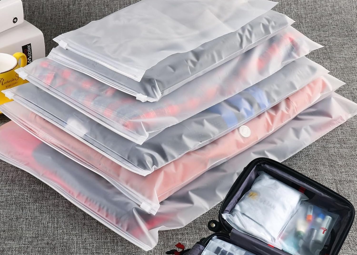China Frosted Self-Sealing CPE Zipper Bag Tear-Resistant And Soft For Cloth Package factory