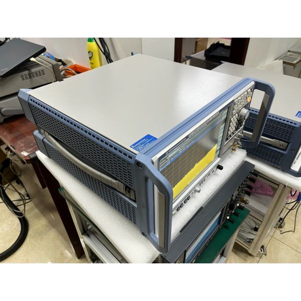 43.5 GHz Ultra Wideband Rohde And Schwarz Signal Analyzer FSW43