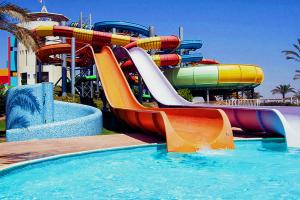 China Outdoor Water Park Adult Children Games Sport Equipment Fiberglass Spiral Slide For Kids factory