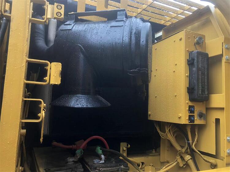 Used Cat330 Excavator in Shanghai with Original Hydraulic Pump and 3823 Working Hours