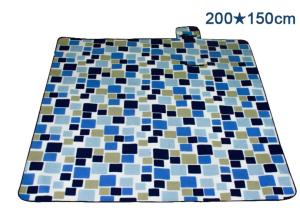 China Ultralight Foldable Picnic Mat , Sand Proof Portable Beach Blanket factory
