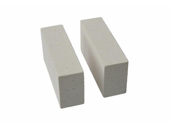 High Refractoriness 1580C 1770C Refractory Bricks White Light Weight Insulating