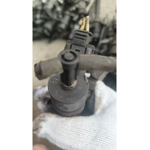 China DIESEL FUEL INJECTOR VOLVO CITROEN PEUGEOT FORD 1.6 TDCI HDI 03-14 0445110239 on sale