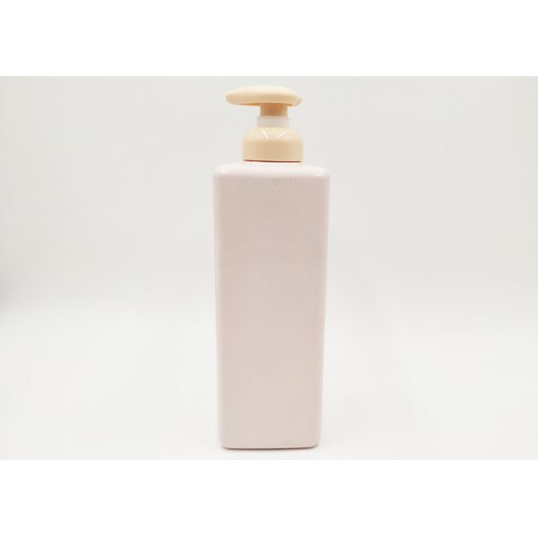 China 500ml Custom Cosmetic Bottles Pink Square Spray Bottle Recyclable Materials factory