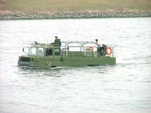 China RHD Dongfeng EQ2102 Amphibious vehicle,6x6 Duck Boat,Dongfeng 6x6 Camions factory