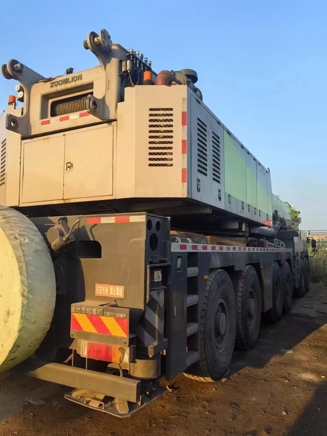 Eight-Arm Crane Jib ZAT4000V 2020 Years Zoomlion Mobile Crane 400tons for Heavy-Duty Construction Projects
