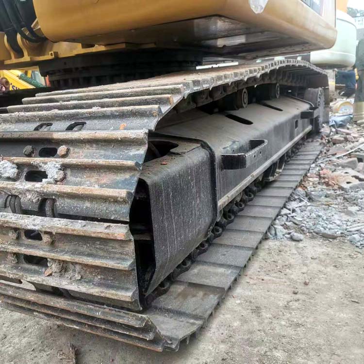 Good Condition Japan Original 20 Ton Used CAT 320D2 Excavator with Caterpillar Engine