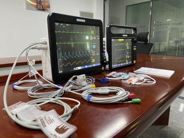 Veterinary multiparameter monitor Portable patient monitor neonate patient
