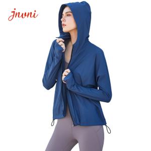 China 220gsm Women Yoga Jacket Windproof Cycling Jacket Zipper Adjustable Drawstring factory