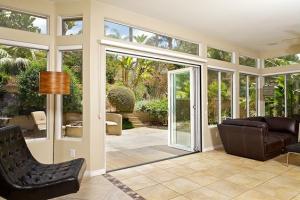 China Double Hollow Glass aluminum alloy folding door,Bi-Fold glass door system smoothly maximize the opening space factory