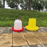 Round Farm Poultry Bucket Feeder Capacity 6 Liters