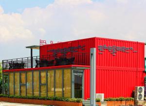 China Luxury Prefabricated Expandable Container Room Composite House 40hc factory