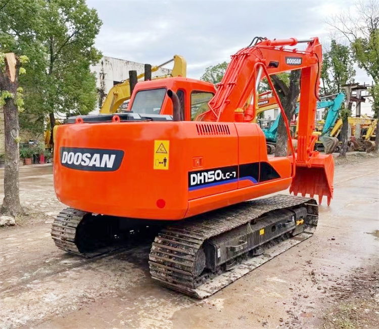 15 Ton Doosan DH150-7 Crawler Excavator Made in Korea with 13900 KG Operating Weight