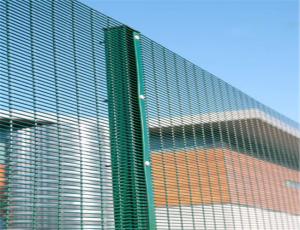 China Safe Fashion Design Wire Mesh Garden Fence Long Use 50mm 75mm 100mm 150mm 200mm factory