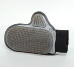 Eco - Friendly Pet Grooming Glove PVC And Mesh Cloth Material Easy Cleaning